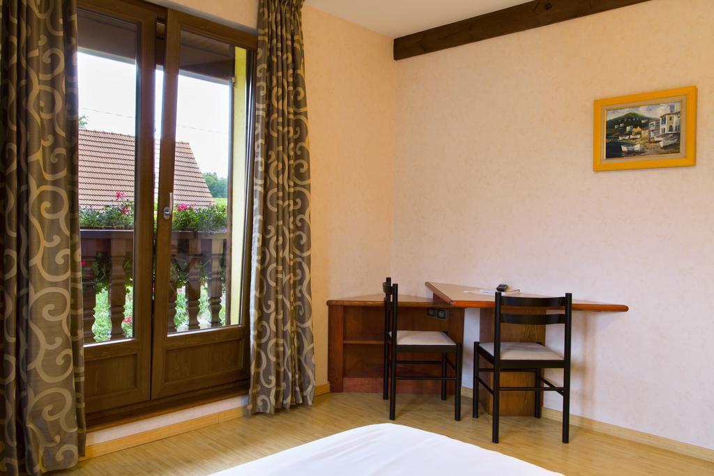 Restaurant A L'Aigle Hotel Wimmenau Room photo